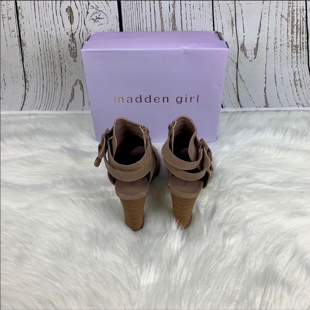🔥MADDEN GIRL🔥Banquet Faux Suede Dark Taupe Booties 10 NEW In Box - Picture 6 of 6